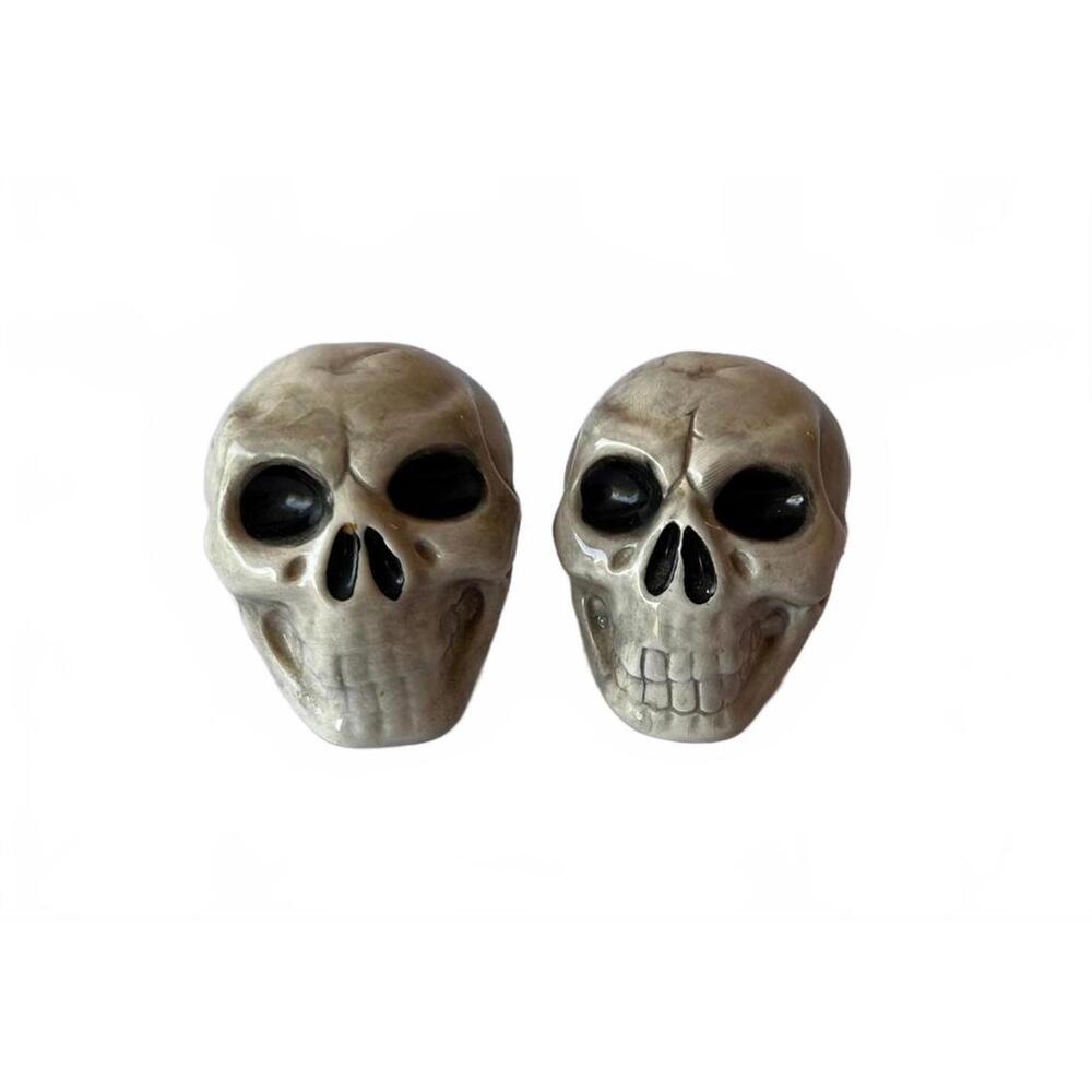 VTG Skull Salt Pepper Shaker Set Halloween Vintage Retro Skeleton Horror Ceramic